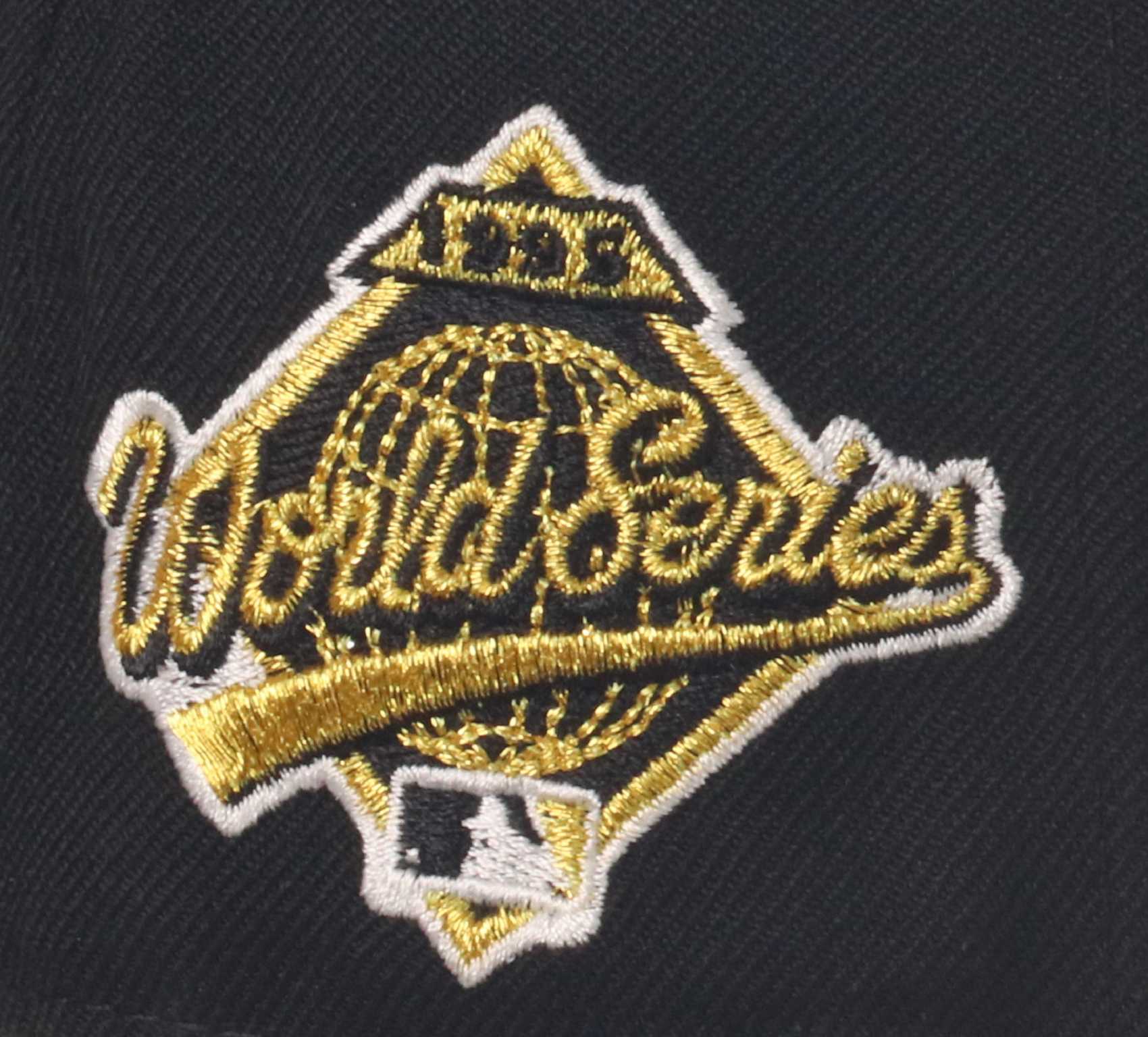 Cleveland Indians 1995 World Series Black Base Black Met Gold 59Fifty Basecap New Era