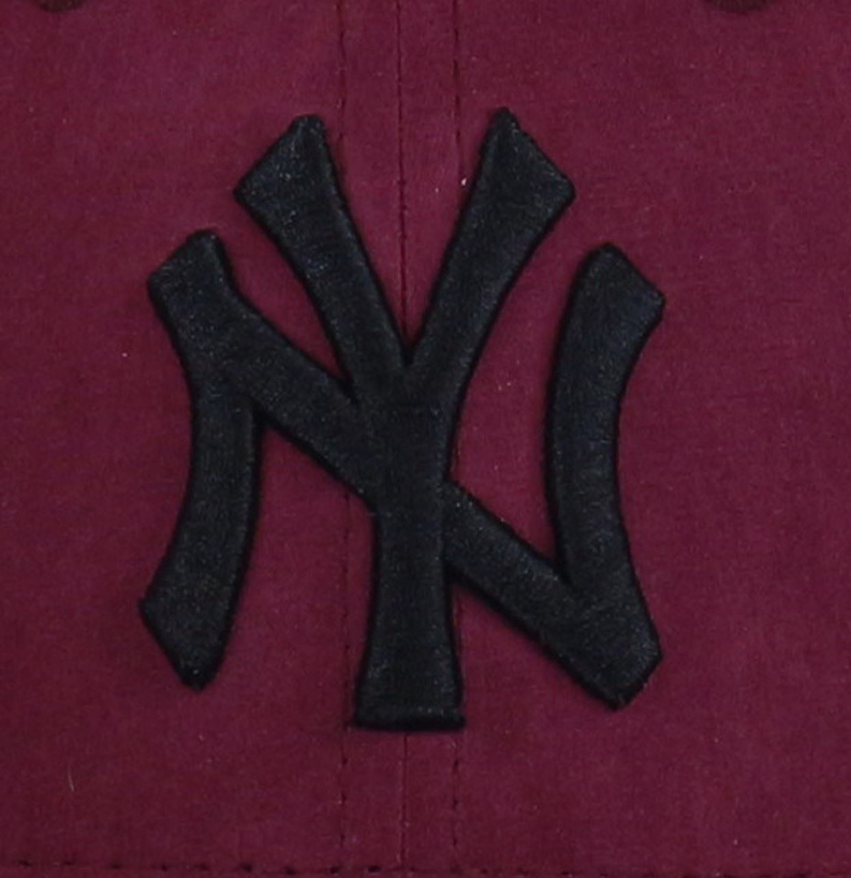 New York Yankees MLB League Essential Nylon Maroon 9Forty Adjustable Cap New Era