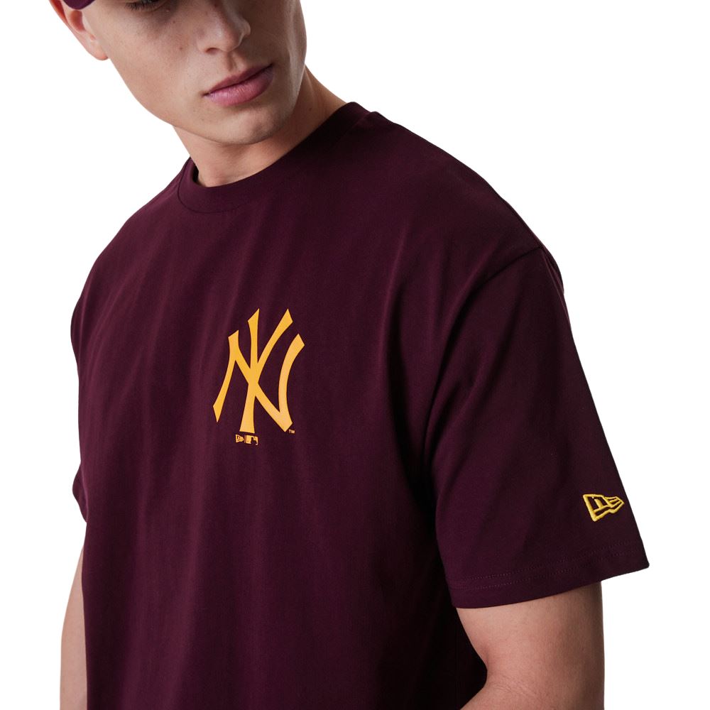 New York Yankees Maroon MLB League Essentials Oversized  T- Shirt New Era