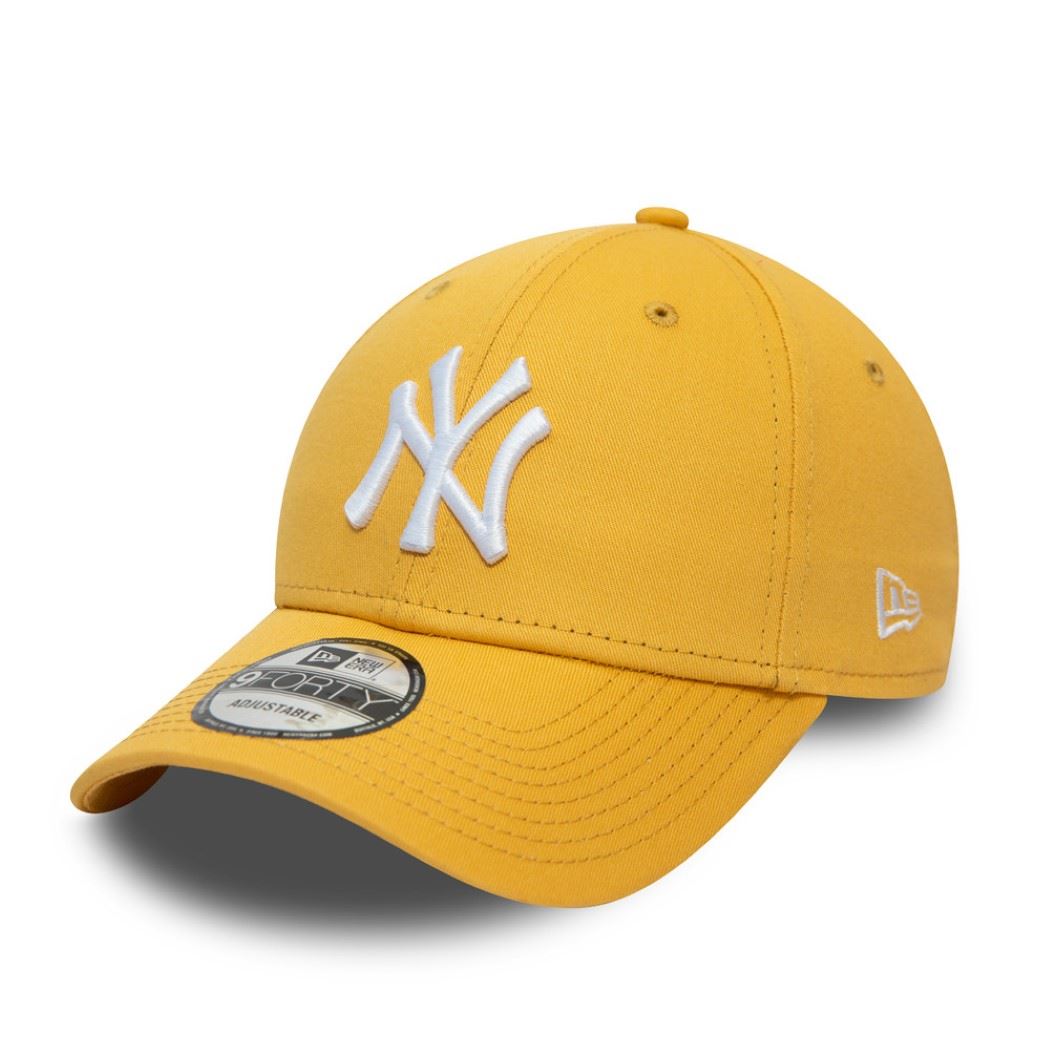 New York Yankees Gold MLB League Essential 9Forty Adjustable Cap New Era