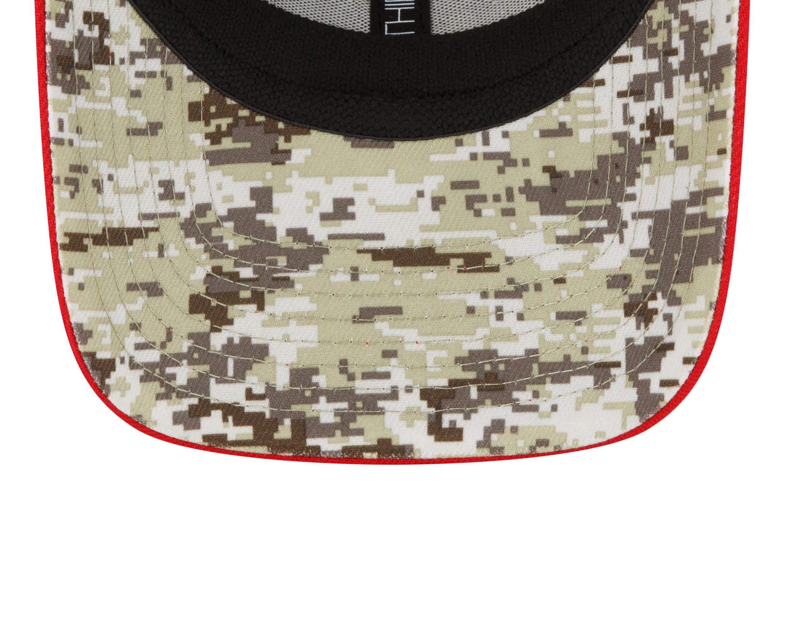 San Francisco 49ers NFL Salute to Service 2022 Black Red 39Thirty Stretch Cap New Era