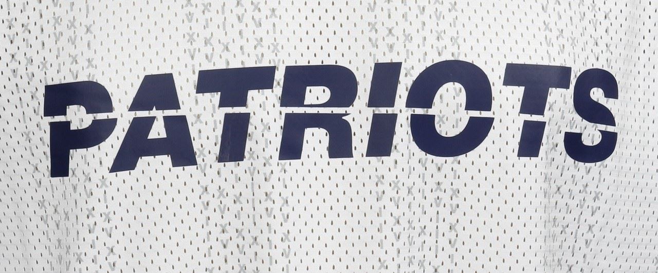 New England Patriots NFL Jersey Stripe Oversized T-Shirt New Era