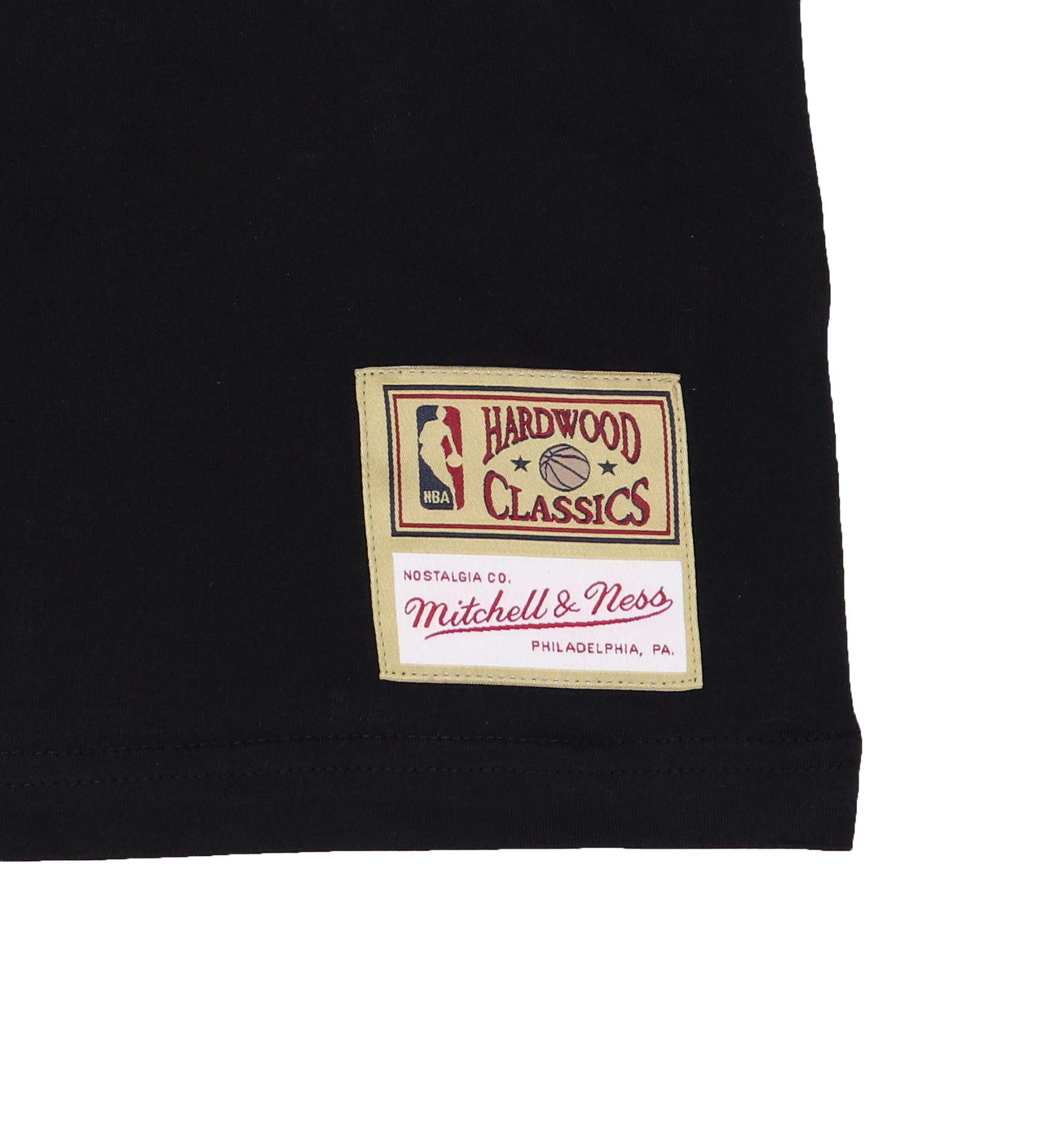 Scottie Pippen #33 Chicago Bulls NBA Name & Number Tee Black T-Shirt Mitchell & Ness
