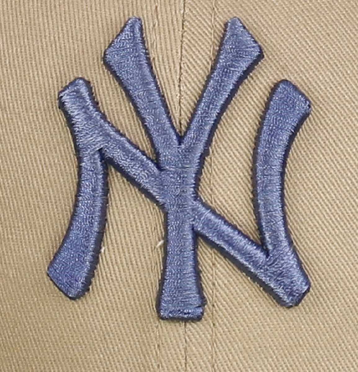 New York Yankees League Essential Beige 9Forty Women Adjustable Cap New Era