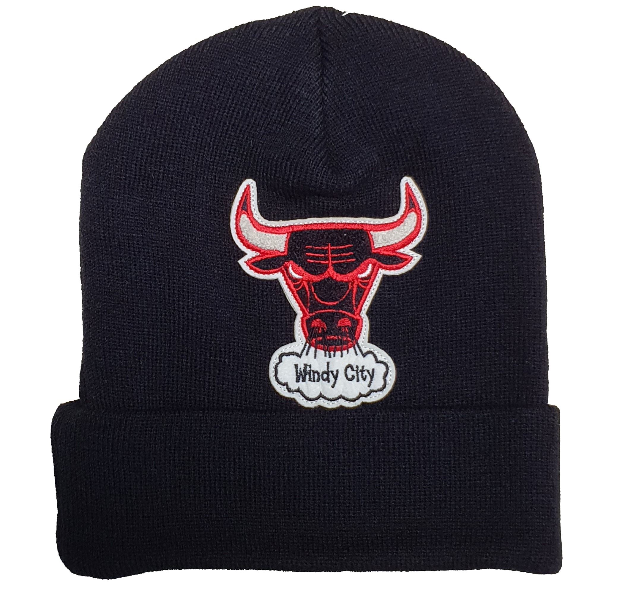 Chicago Bulls Chenille Logo Cuff Knit Beanie Mitchell & Ness