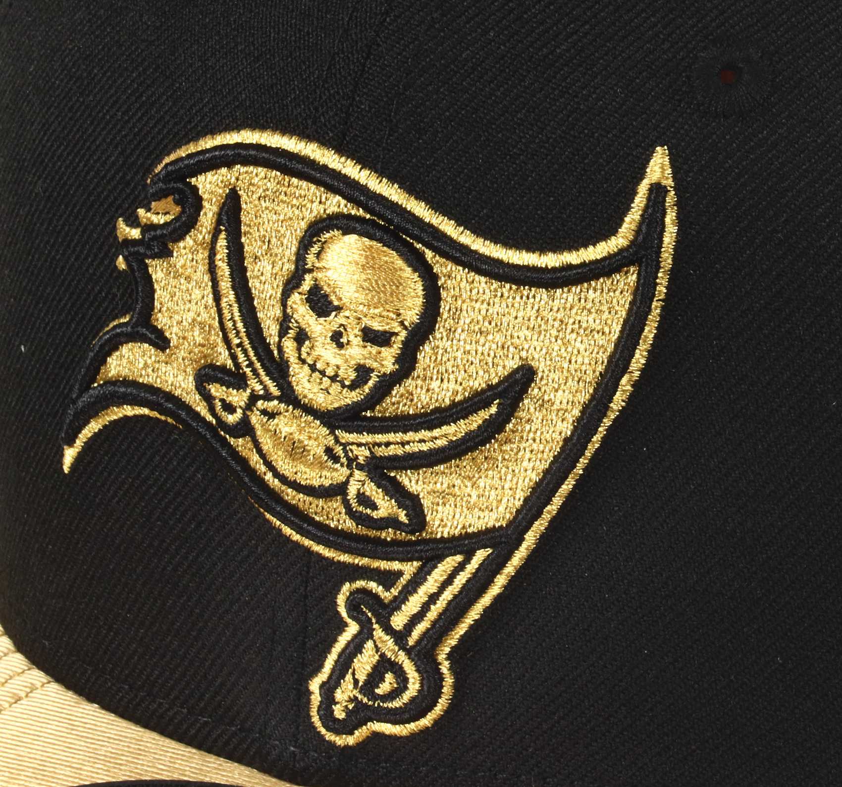 Tampa Bay Buccaneers Gold Logo 9Fifty OF Snapback Cap New Era
