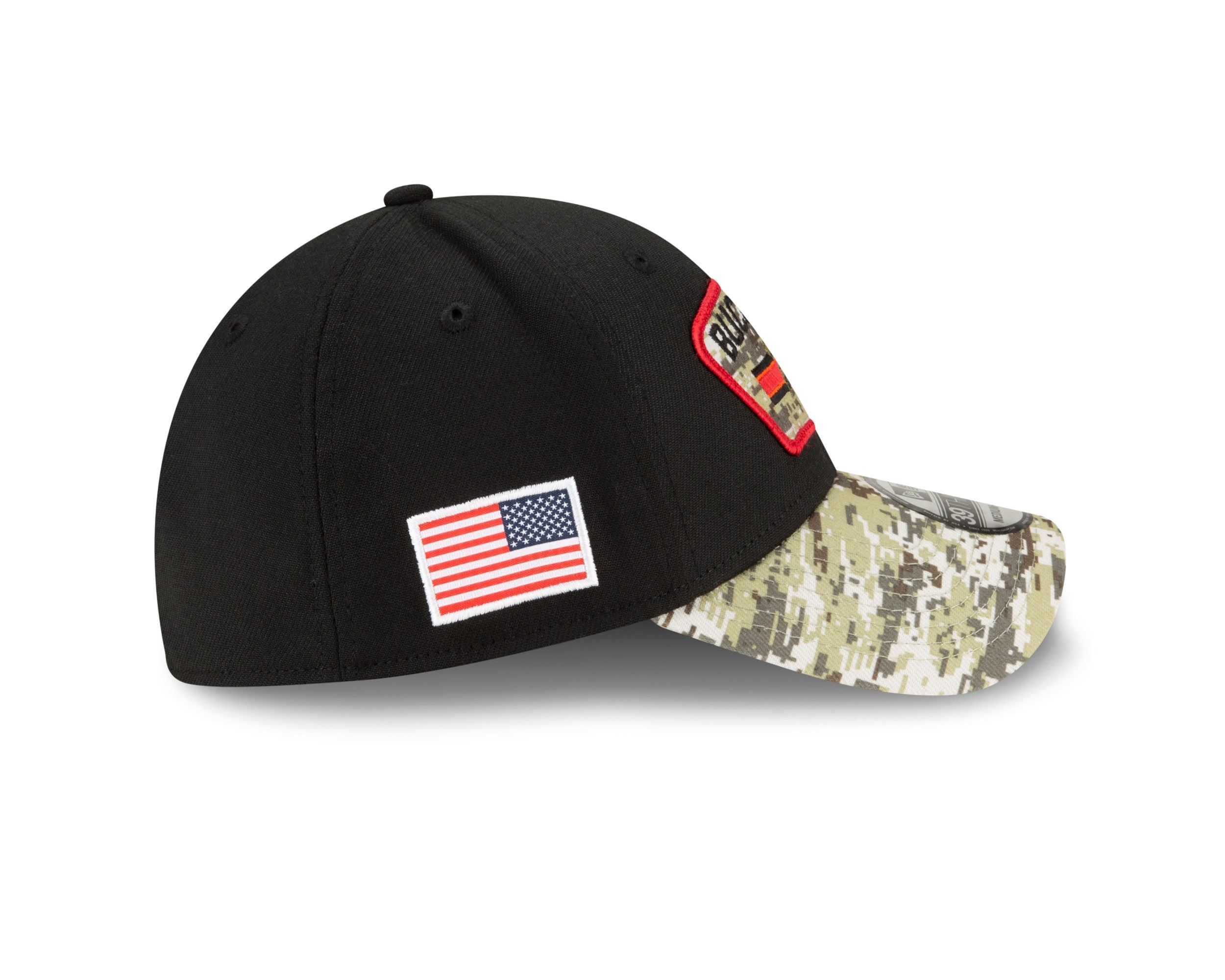Tampa Bay Buccaneers NFL On Field 2021 Salute to Service Black 39Thirty Stretch Cap New Era