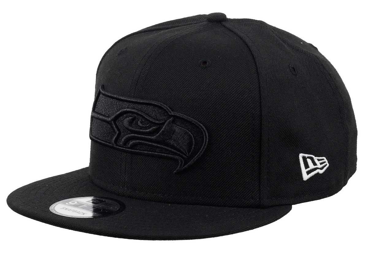 Seattle Seahawks NFL Black on Black 9Fifty Snapback Cap New Era