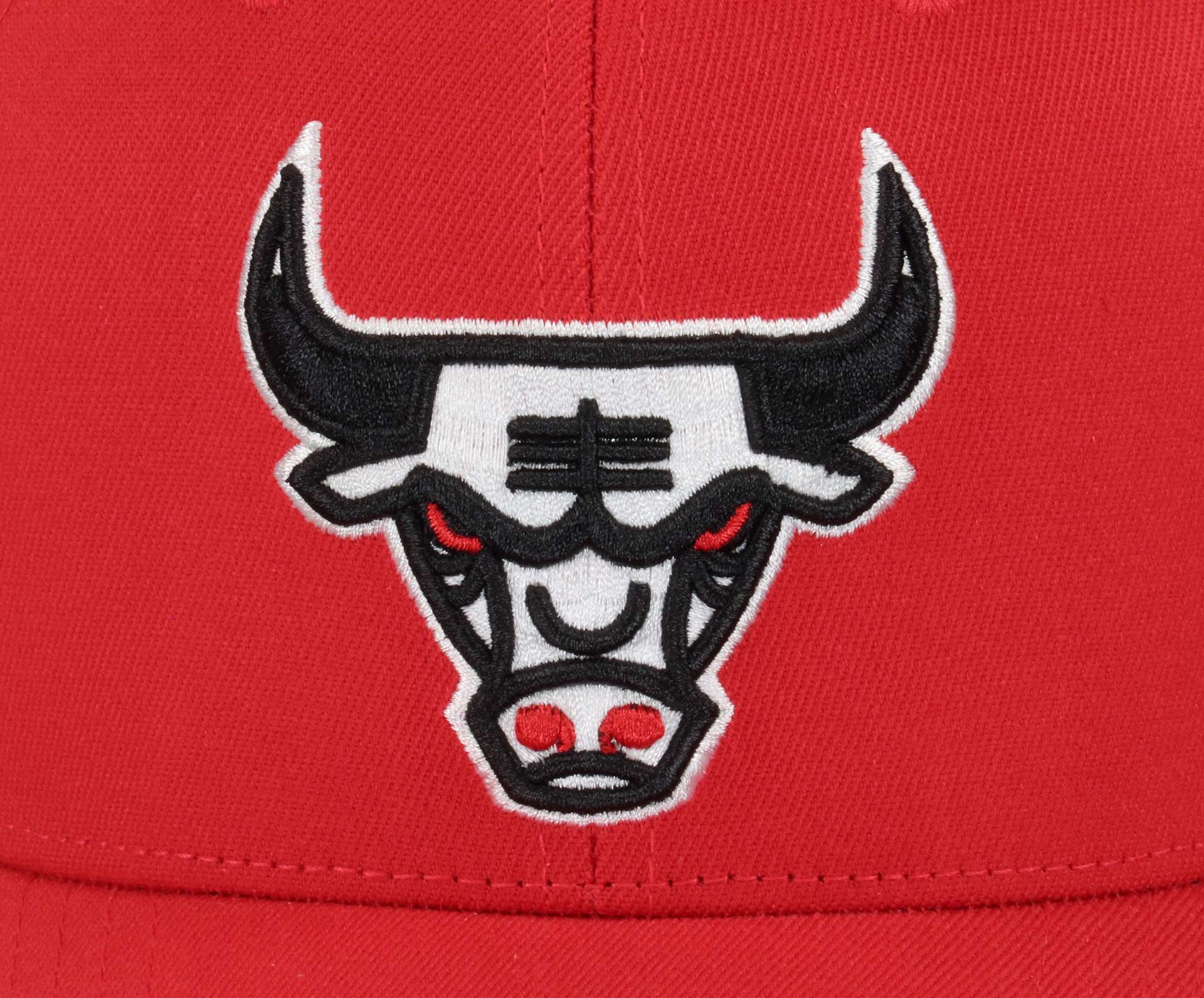 Chicago Bulls Red NBA Team Ground HWC Stretch Snapback Cap Mitchell & Ness