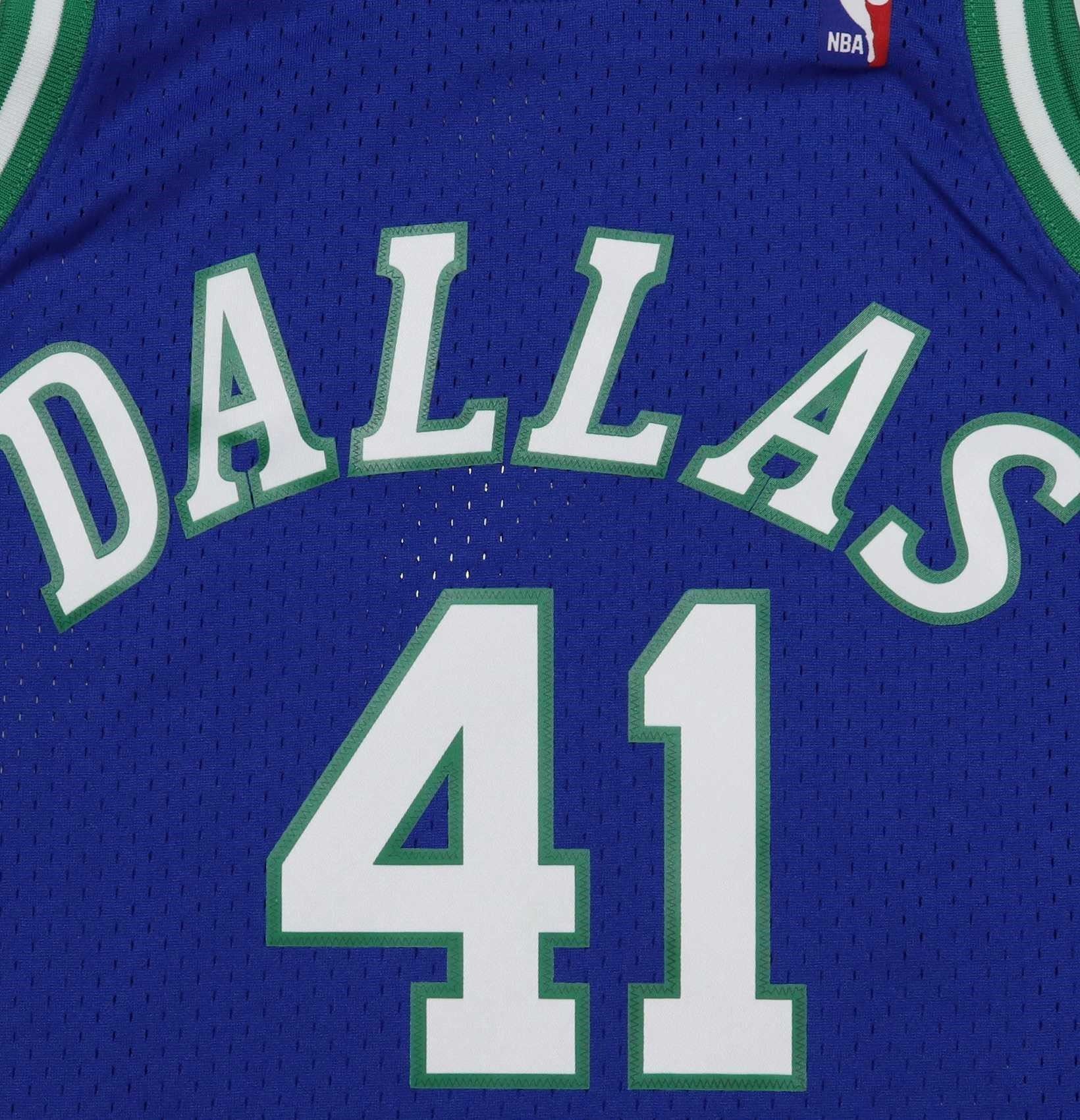 Dirk Nowitzki #41 Dallas Mavericks NBA Kids Swingman Road Jersey Mitchell & Ness