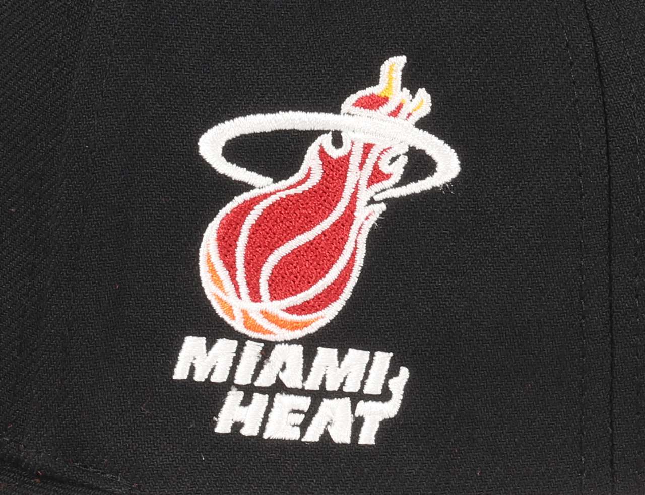 Miami Heat NBA Icon Grail Pro Snapback Hardwood Claasic Cap Pro Crown Fit Black Mitchell & Ness
