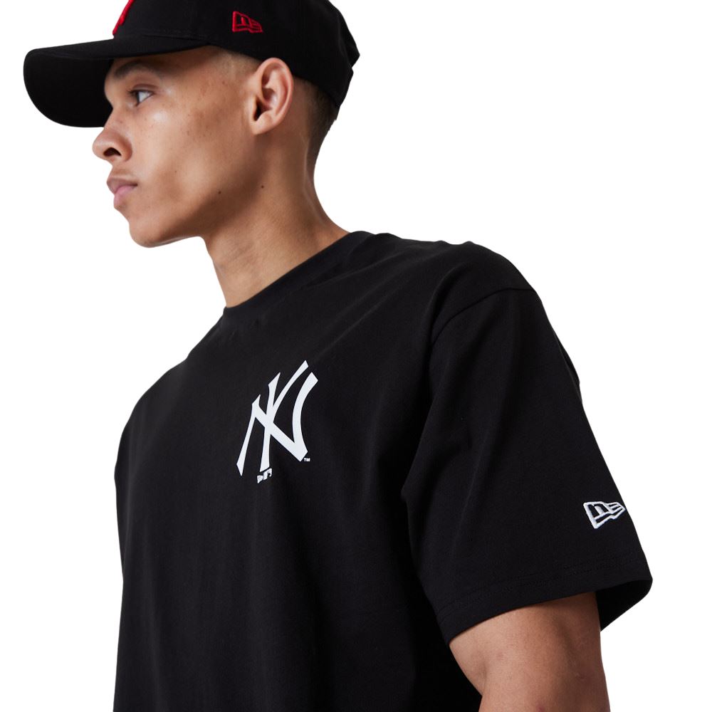 New York Yankees Black MLB League Essentials Oversized T- Shirt New Era