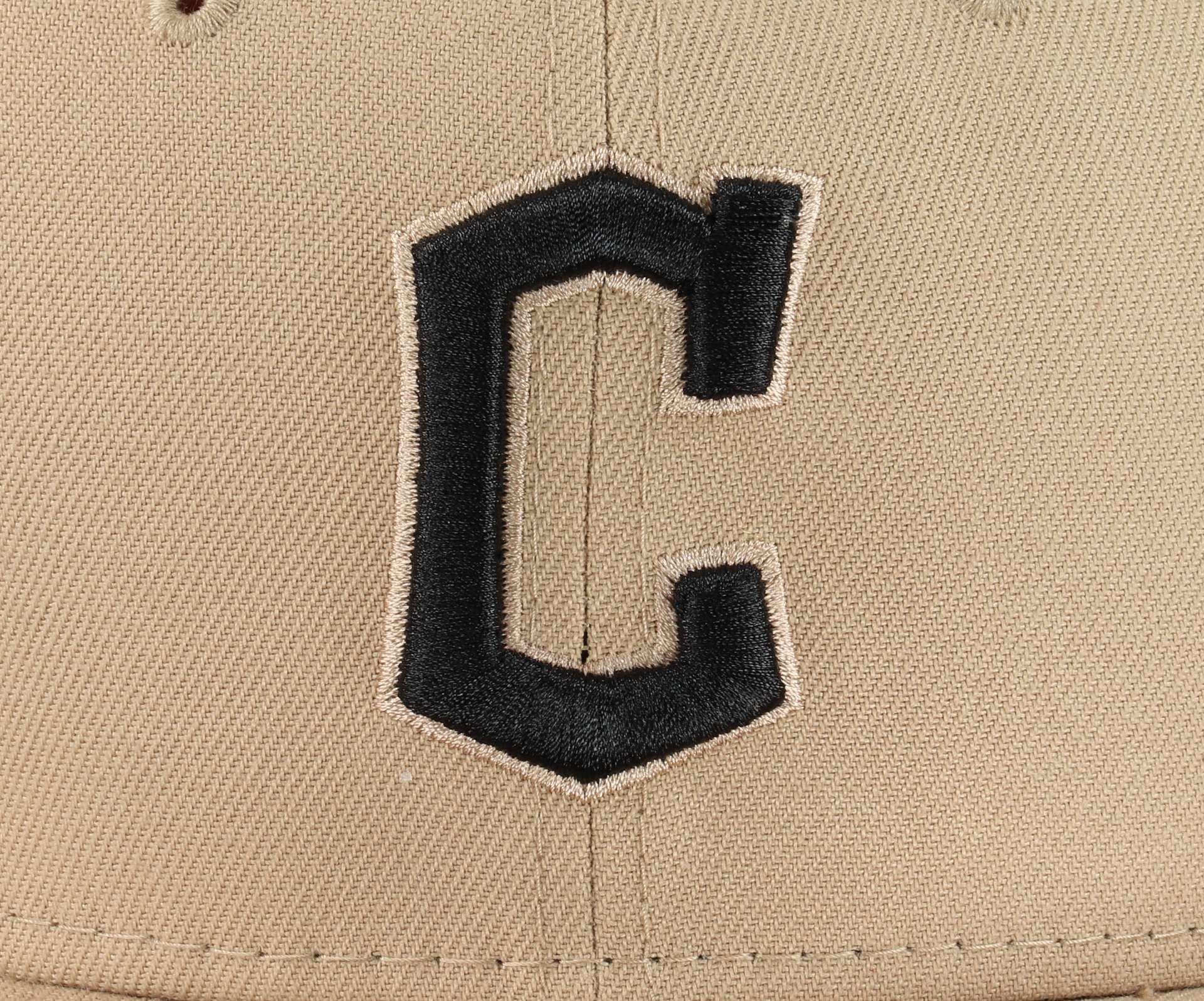 Cleveland Guardians MLB Camel Red Undervisor Cooperstown 59Fifty Basecap New Era