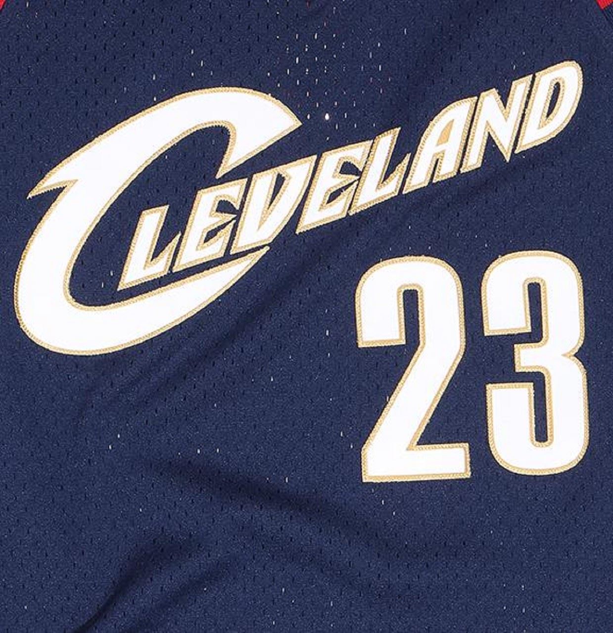 LeBron James #23 Cleveland Cavaliers NBA Swingman Jersey Mitchell & Ness