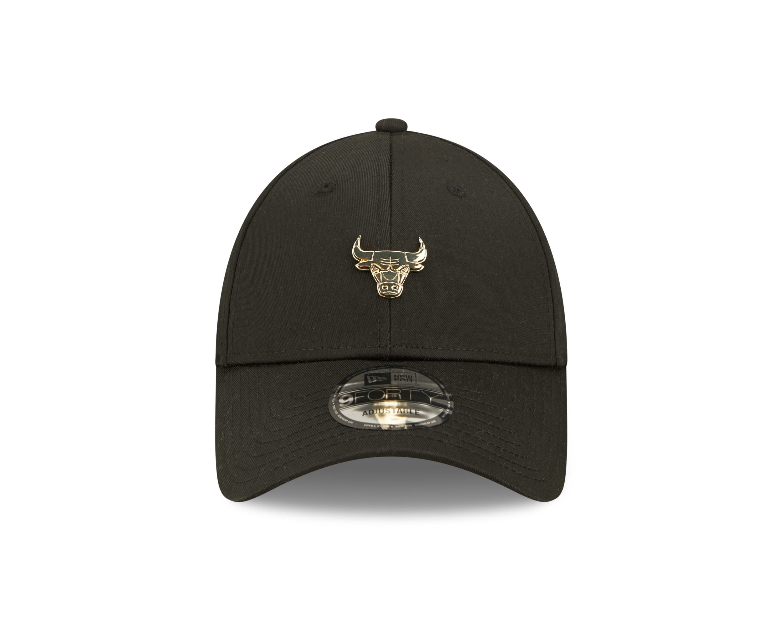 Chicago Bulls NBA Pin Metallic Black Gold 9Forty Adjustable Cap New Era