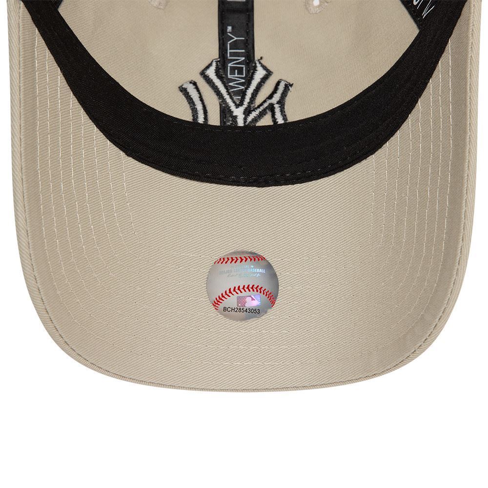 New York Yankees MLB League Essential Beige Black Adjustable 9Twenty Cap New Era